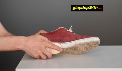 BÍ QUYẾT GIẶT GIÀY VẢI KHÔNG BỊ PHAI MÀU SIÊU DỄ