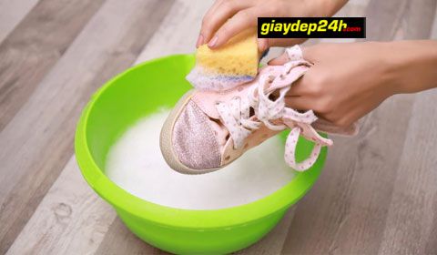 VỆ SINH SNEAKER TẠI NHÀ VÔ CÙNG ĐƠN GIẢN