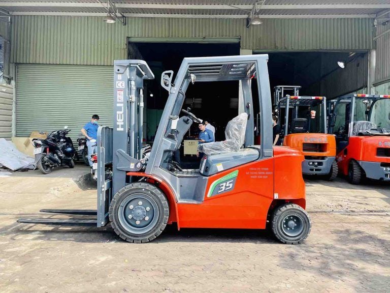 Xe nâng điện sử dụng pin Lithium