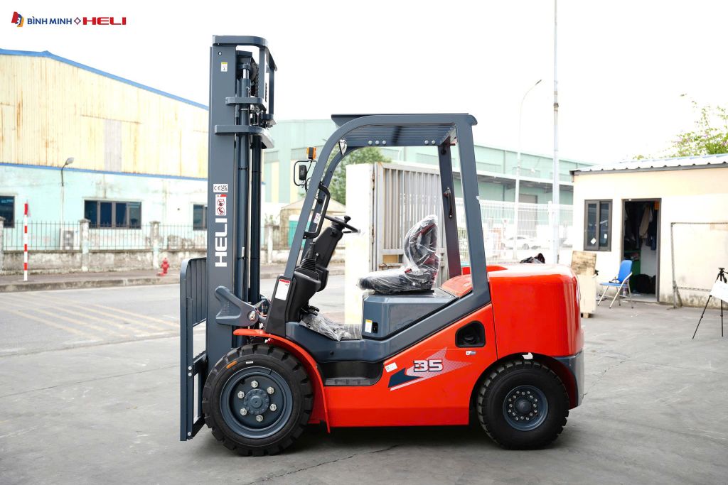 Xe nâng dầu 3,5 tấn