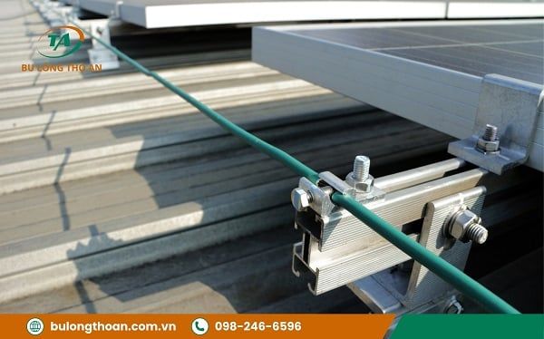 Ưu điểm của bu lông trong hệ Solar