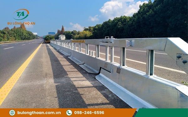 Công dụng của bu lông hộ lan tôn sóng