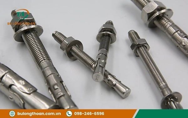 Bu lông nở đinh Inox 201