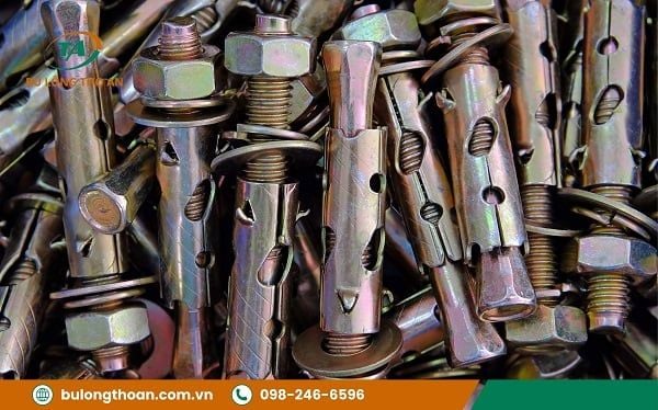 Cách tháo bu lông nở sắt khỏi tường