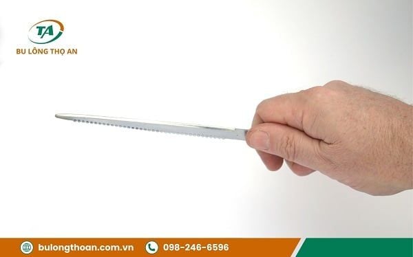 Cách mở ốc lục giác chìm với dao cùn
