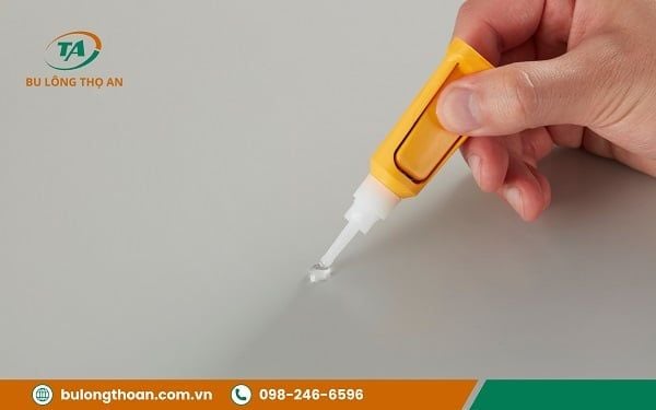 Cách mở ốc lục giác chìm với keo dán
