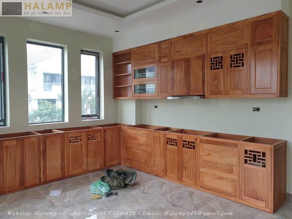 Tủ bếp hoàn thiện để nguyên màu gỗ