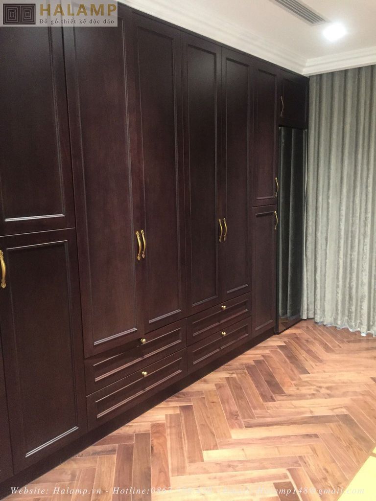Hình ảnh thực tế tủ áo cánh gỗ óc chó pano veenia óc chó