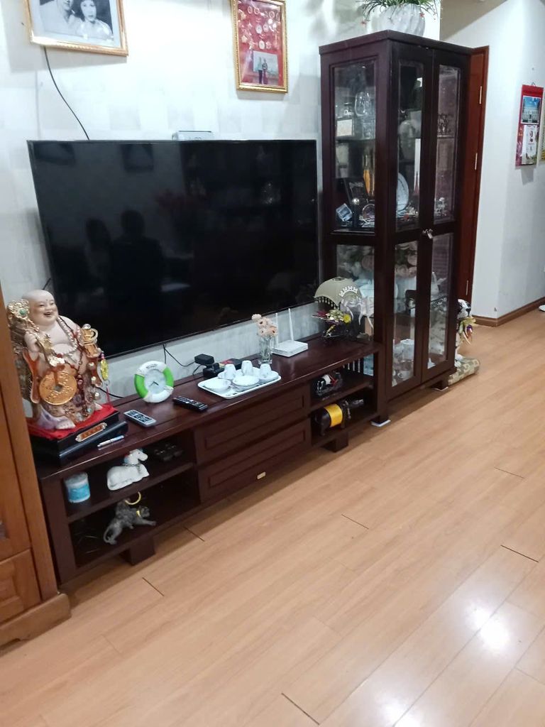 kệ ti vi gỗ Việt tận dụng lại