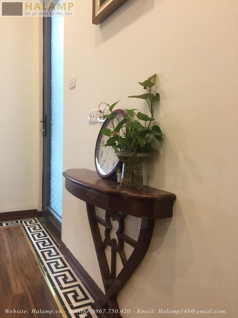 Bàn console đặt ở vị trí phòng ngủ