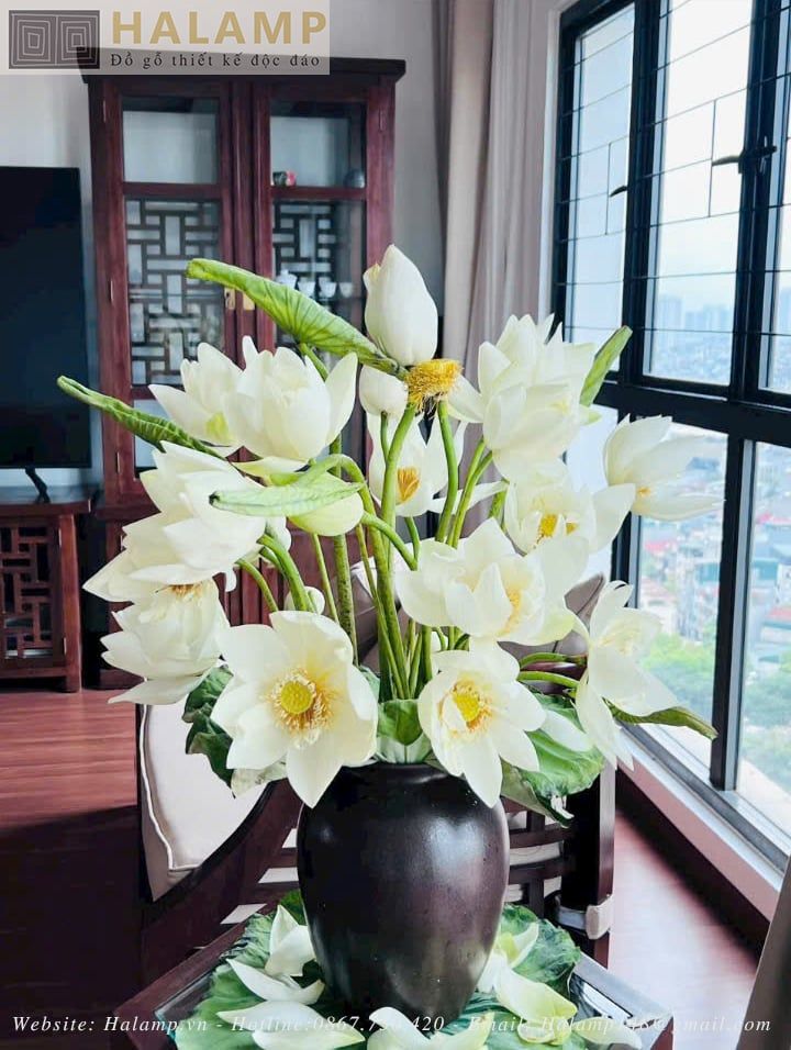Cắm hoa Sen phòng khách nội thất Việt