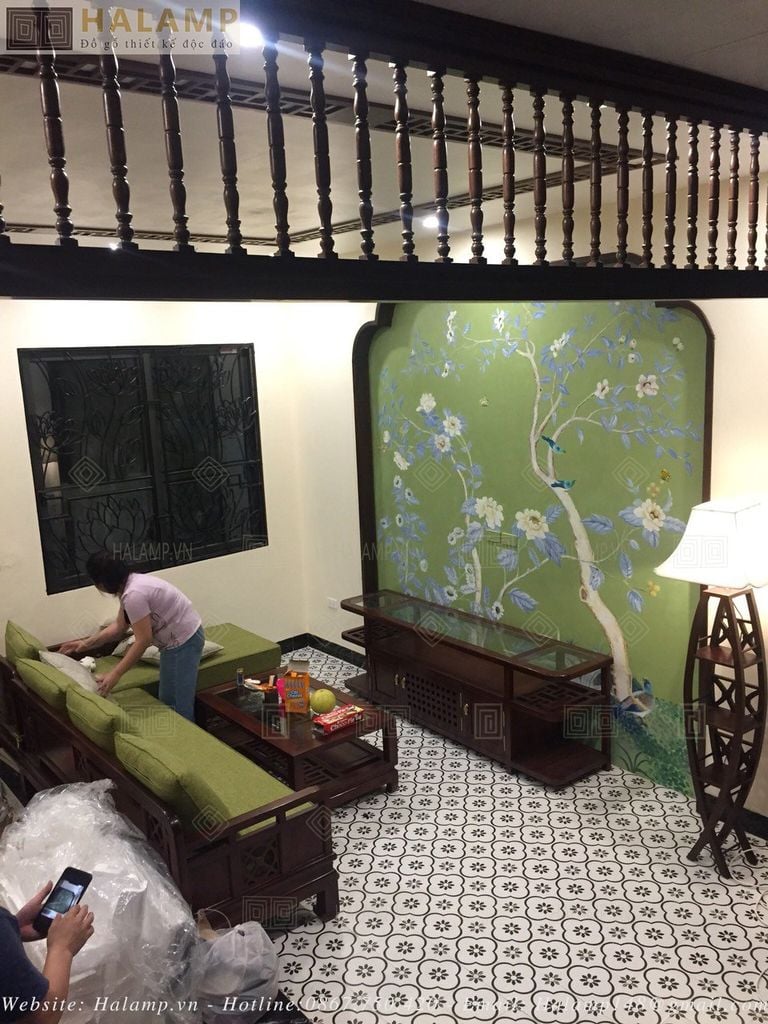 Trang trí tường bằng tranh vẽ sau đó dán lên tường