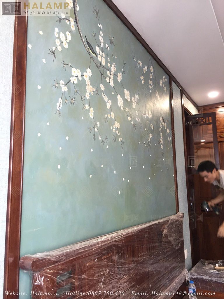 Trang trí tường bằng tranh vẽ sau đó dán lên tường