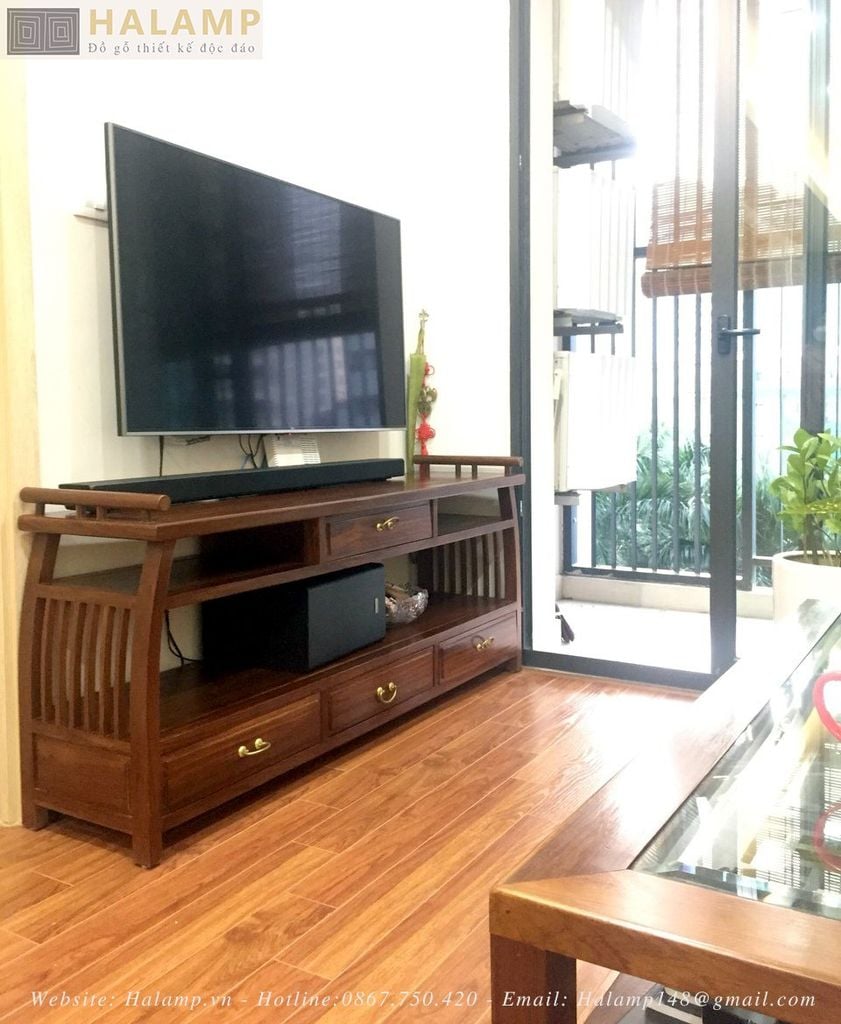 Hình ảnh thực tế các mẫu kệ ti vi từ mộc đến hoàn thiện