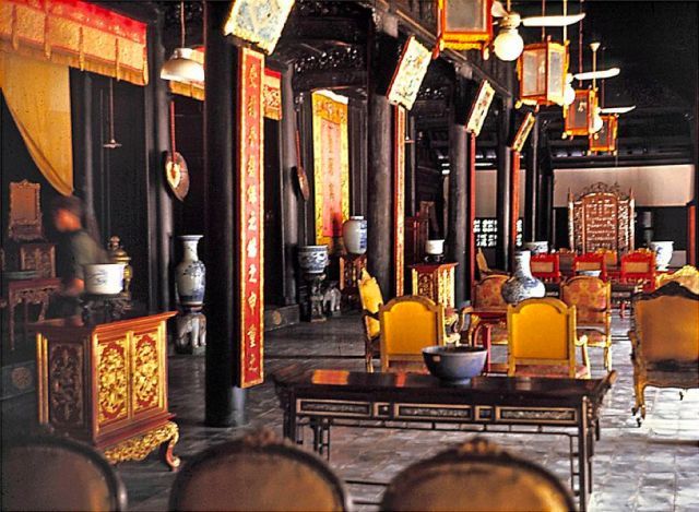 Phong Cách Cung Đình Sang Trọng và Quý Phái