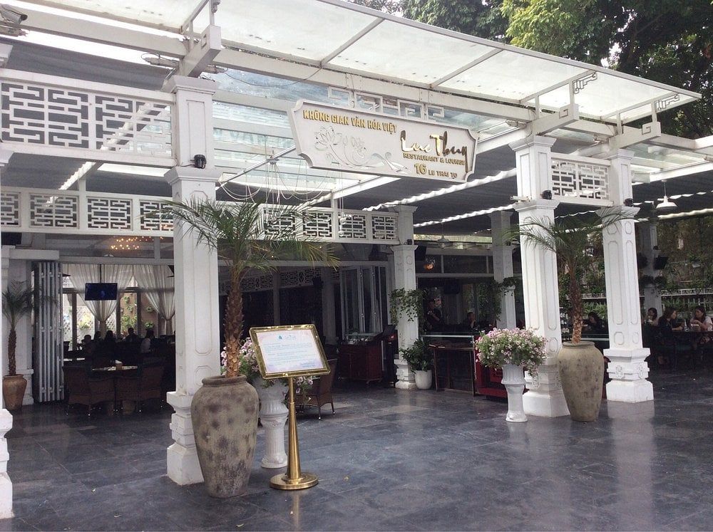Không gian nội thất phong cách Việt tại Nhà hàng Lục Thủy