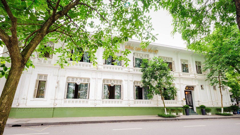Không gian nội thất phong cách Việt tại Nhà hàng Lục Thủy