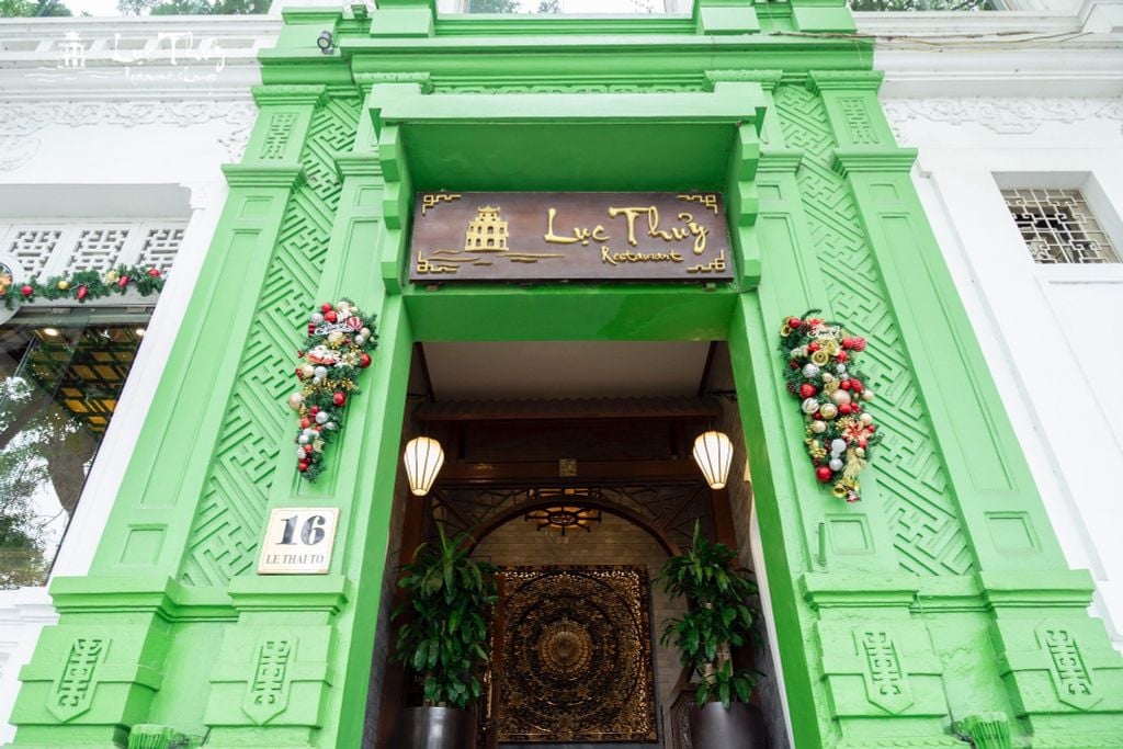 Không gian nội thất phong cách Việt tại Nhà hàng Lục Thủy