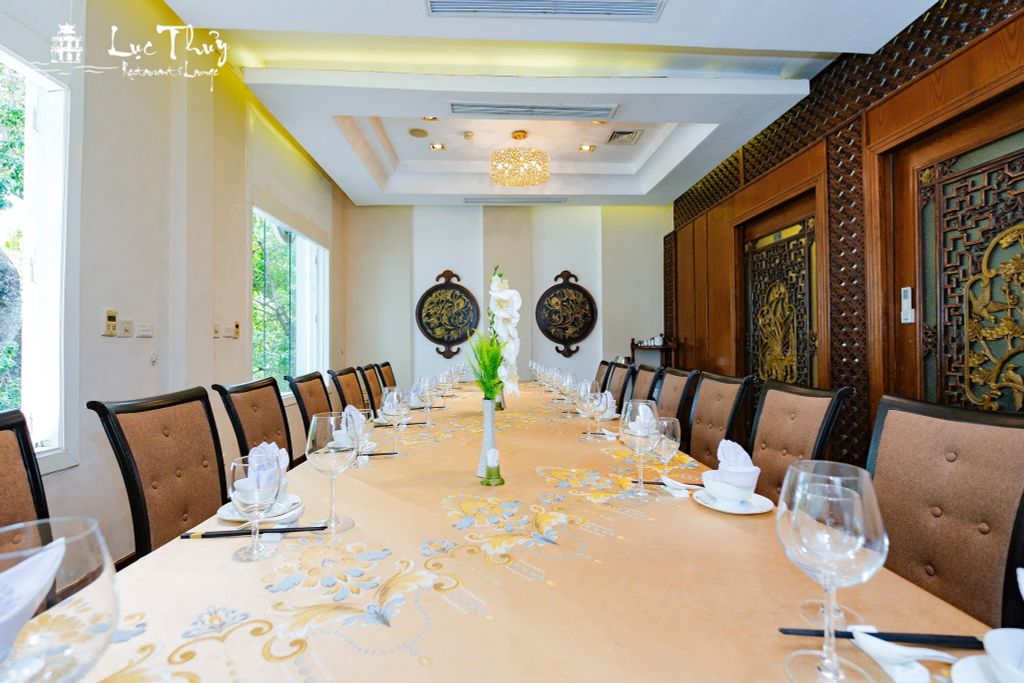 Không gian nội thất phong cách Việt tại Nhà hàng Lục Thủy