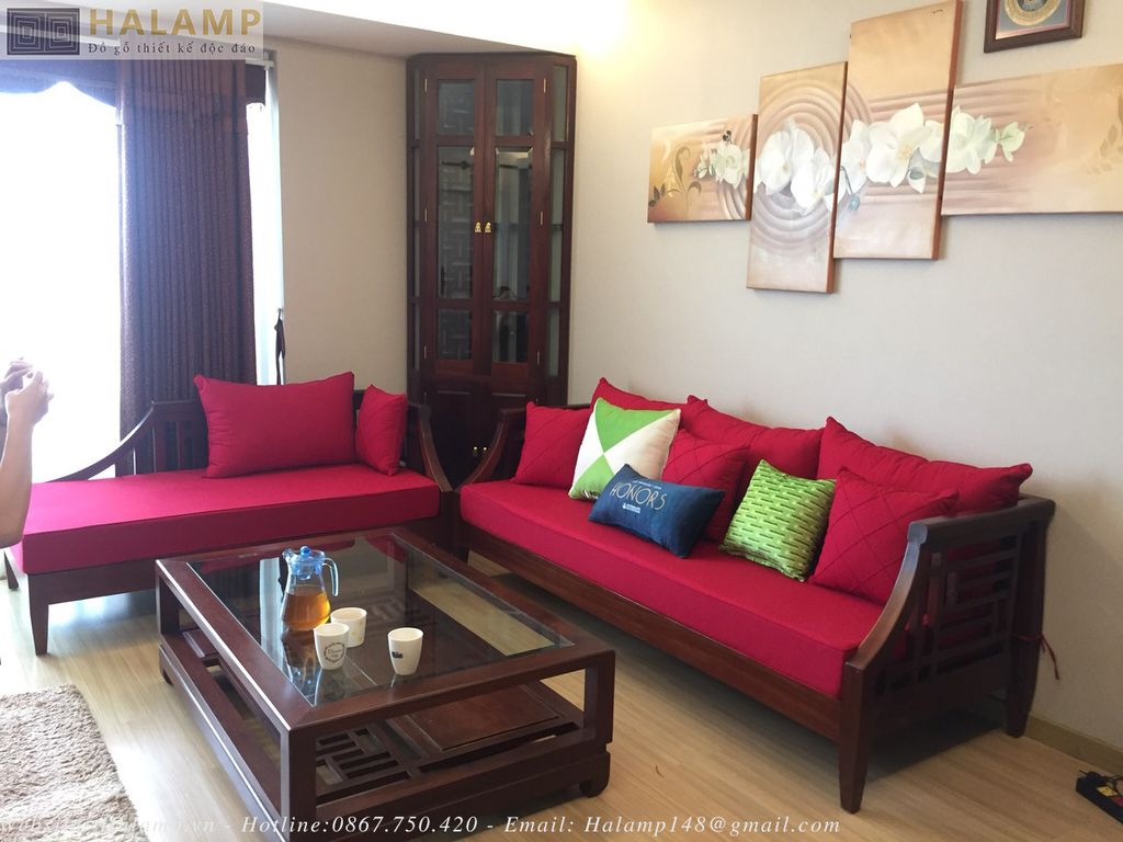 Đệm ghế màu đỏ đun trong bộ ghế sofa Việt