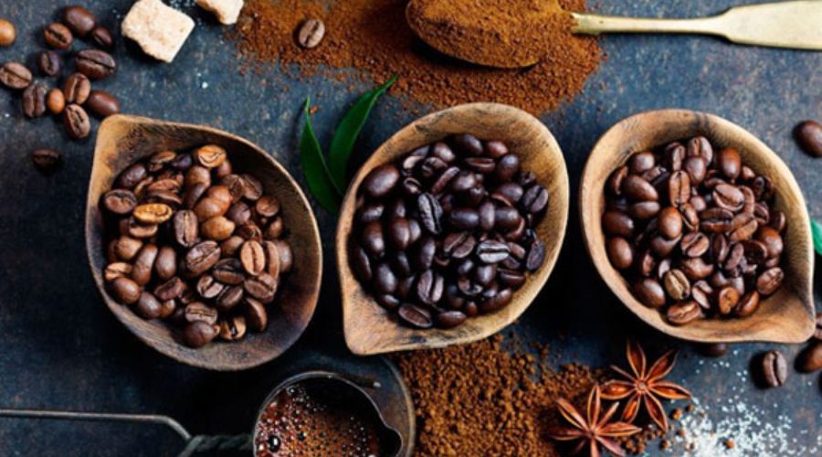 Tóc dài, mượt mà không cần đợi lâu? Dùng cafe để dưỡng tóc nhanh dài thôi. Caffeine trong cafe giúp kích thích tóc mọc nhanh hơn, nuôi dưỡng tóc khỏe mạnh và chắc khoẻ. Hãy xem hình ảnh để thấy sự khác biệt sau khi sử dụng liệu pháp này.