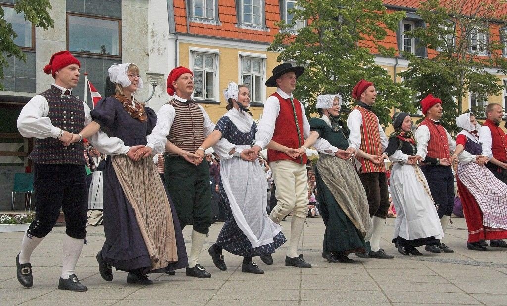 Trang phục truyền thống trong các sự kiện và lễ hội