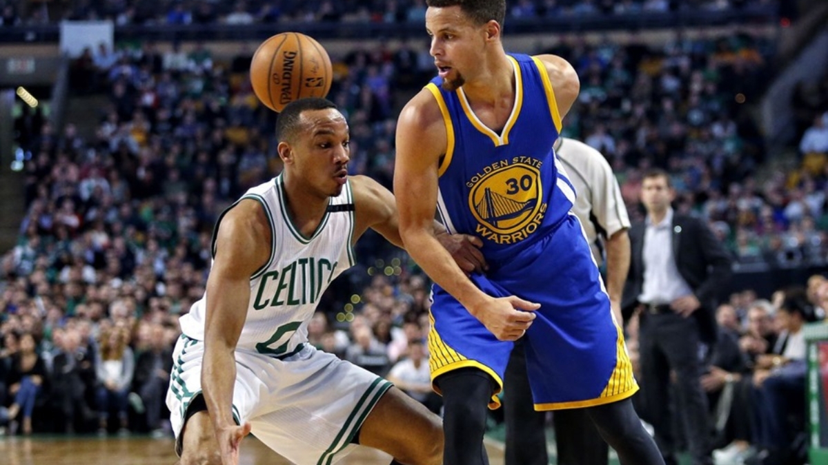 9 kỹ thuật chuyền bóng trong bóng rổ mà bạn cần biết