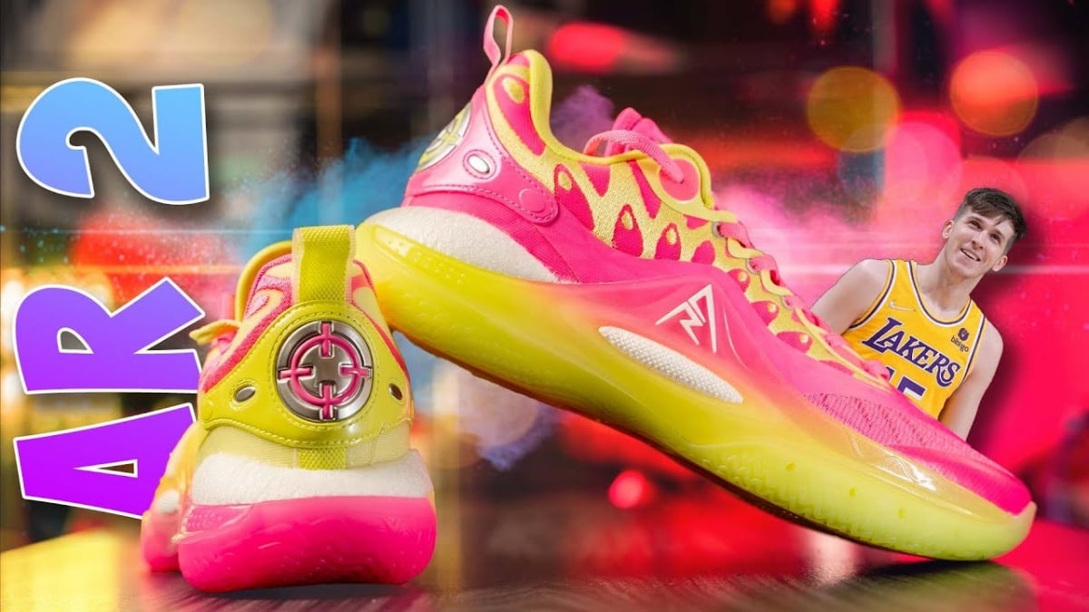 Đánh giá chi tiết giày AR2 mới ra mắt