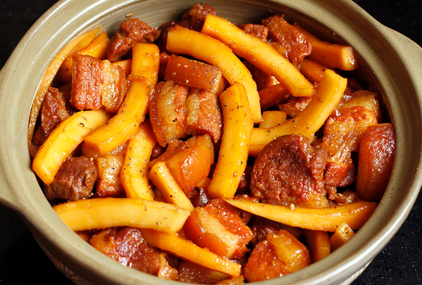 CÁCH LÀM THỊT KHO CÙI DỪA ĐƠN GIẢN MÀ HAO CƠM