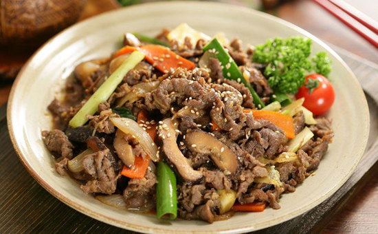 CÁCH LÀM THỊT BÒ XÀO CÀ RỐT ĐƠN GIẢN, VỪA NGON VỪA BỔ