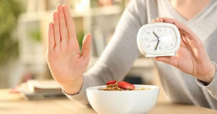 Nhịn ăn có làm chậm quá trình trao đổi chất của cơ thể không?