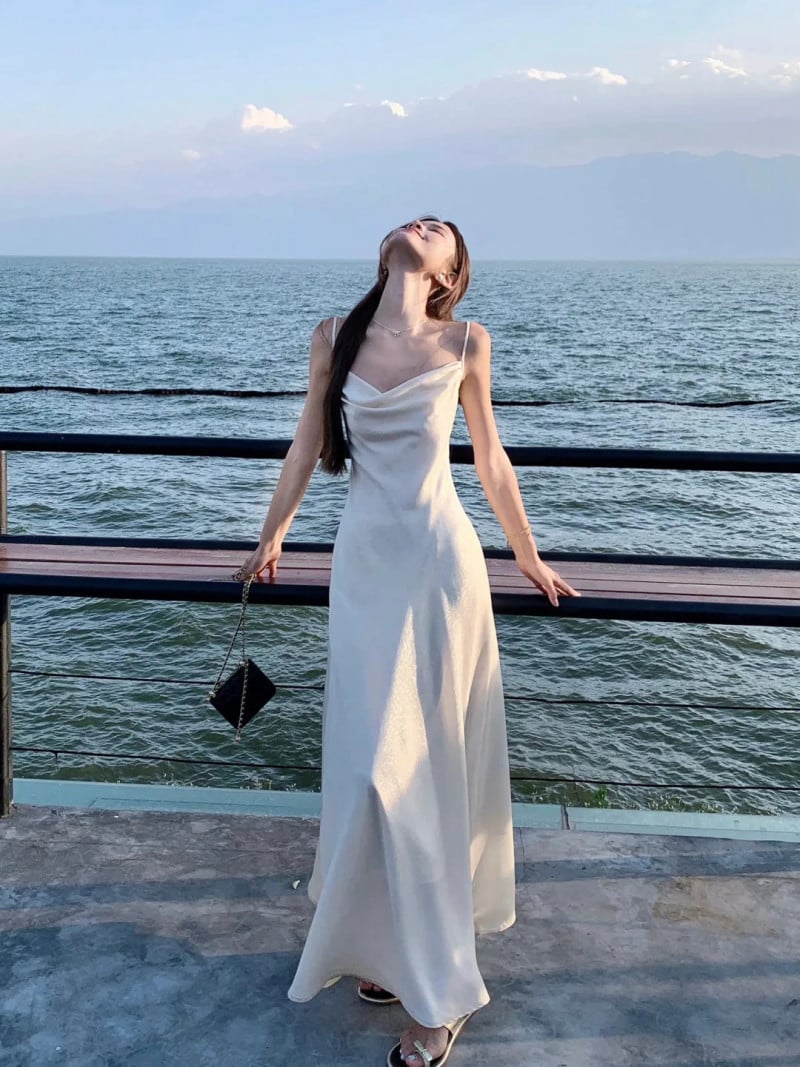 váy đi biển cho người vai to