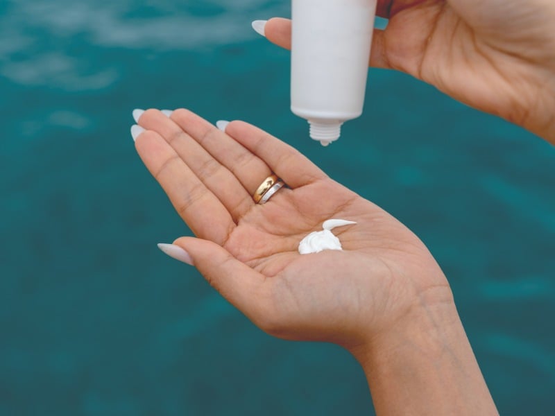 kem lót trước hay kem chống nắng trước