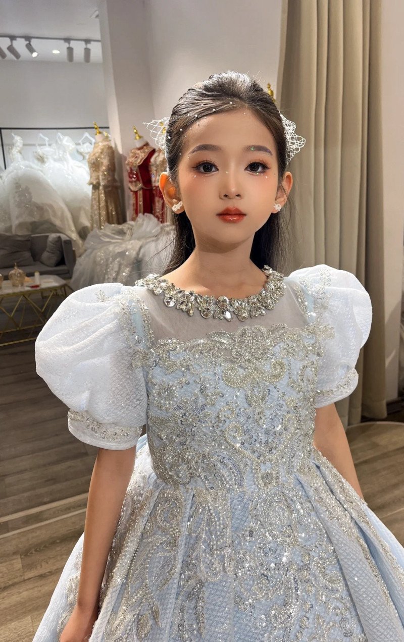 kiểu tóc cho bé gái đi tiệc