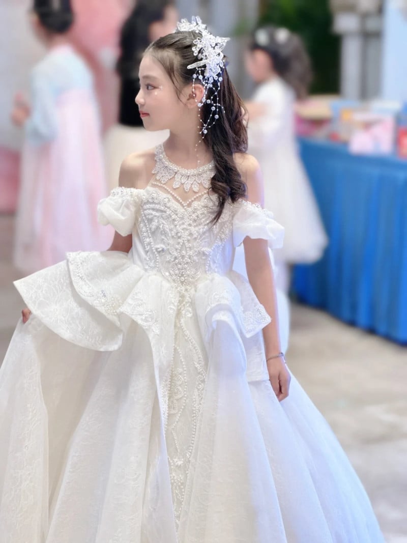 kiểu tóc cho bé gái đi tiệc