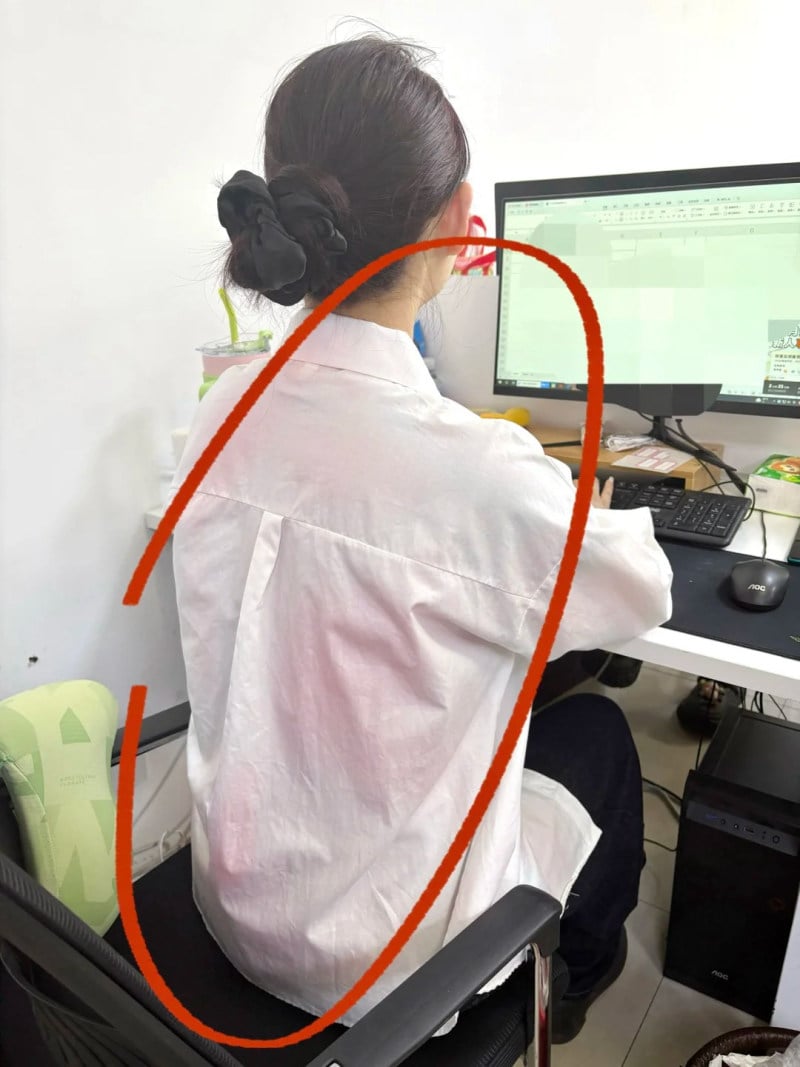 cách tẩy áo trắng bị phai màu hồng