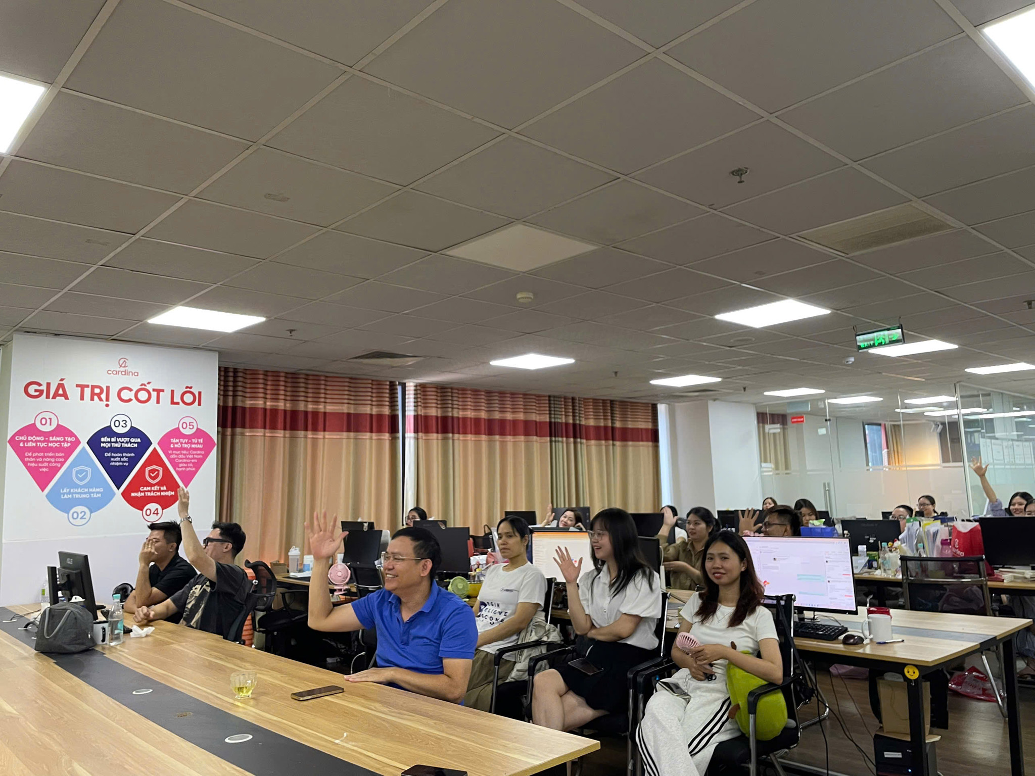 1009 Lời Từ Chối và 1 Đế Chế Gà Rán