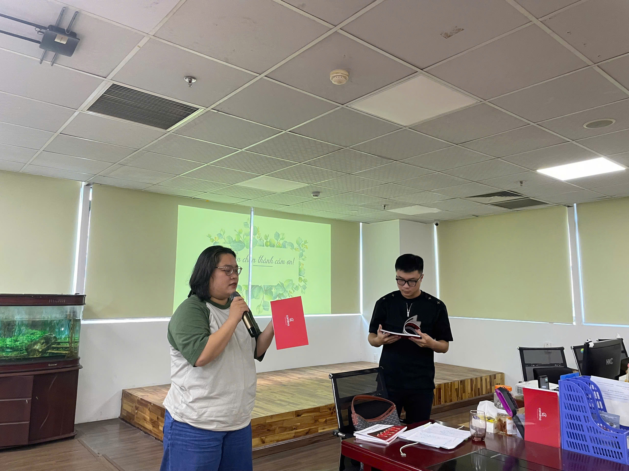 1009 Lời Từ Chối và 1 Đế Chế Gà Rán