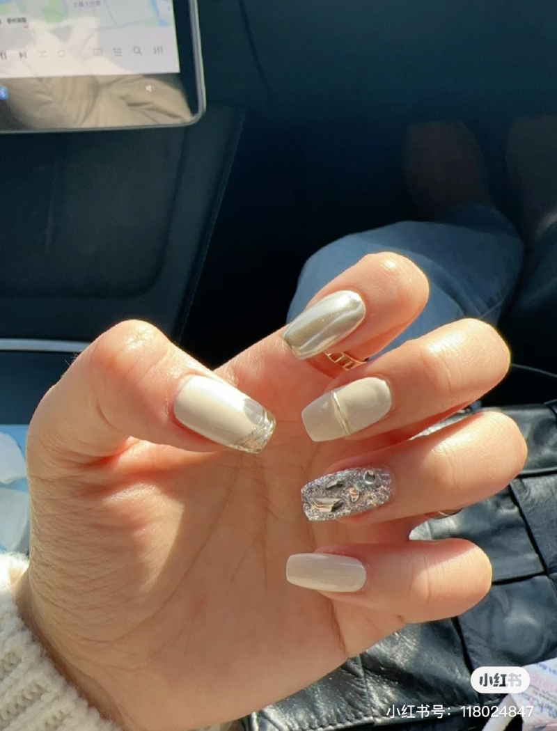 nail trắng