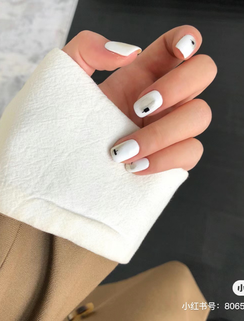 nail trắng