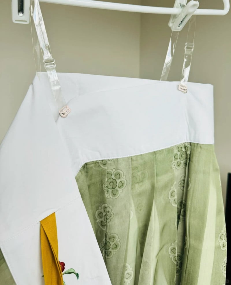 cách mặc áo trễ vai đẹp