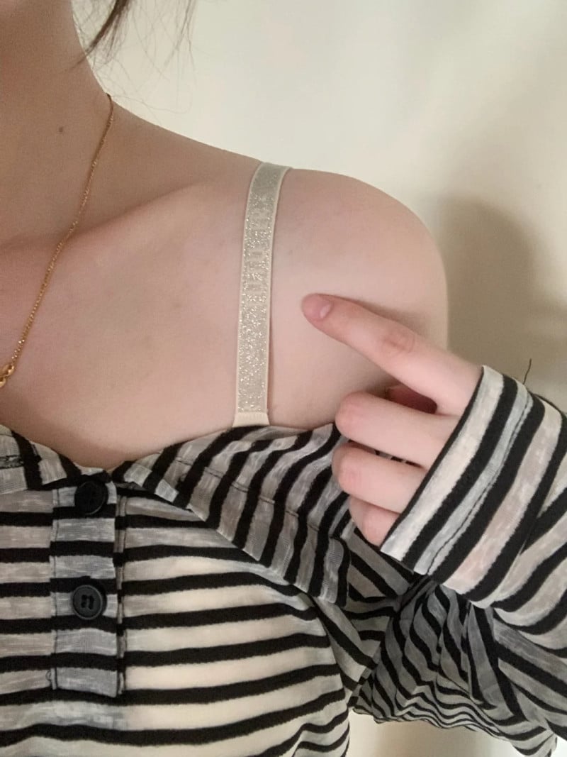 cách mặc áo trễ vai đẹp