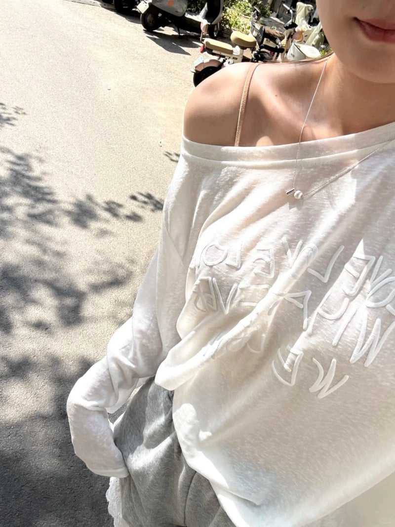 cách mặc áo trễ vai đẹp