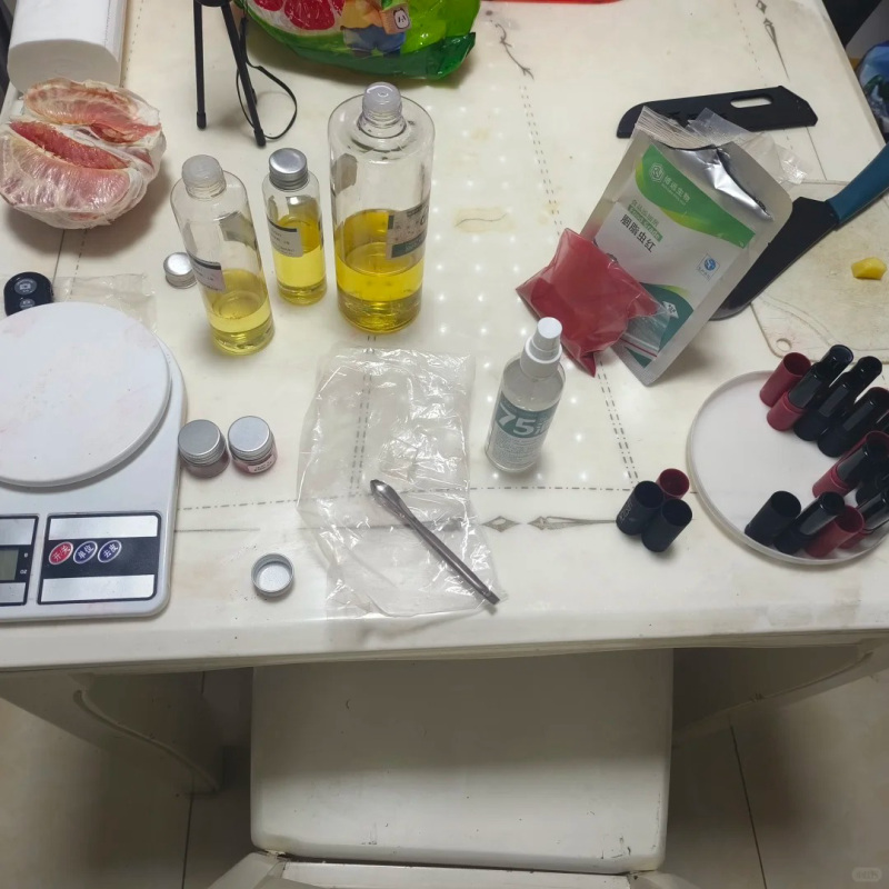cách làm son dưỡng môi có màu