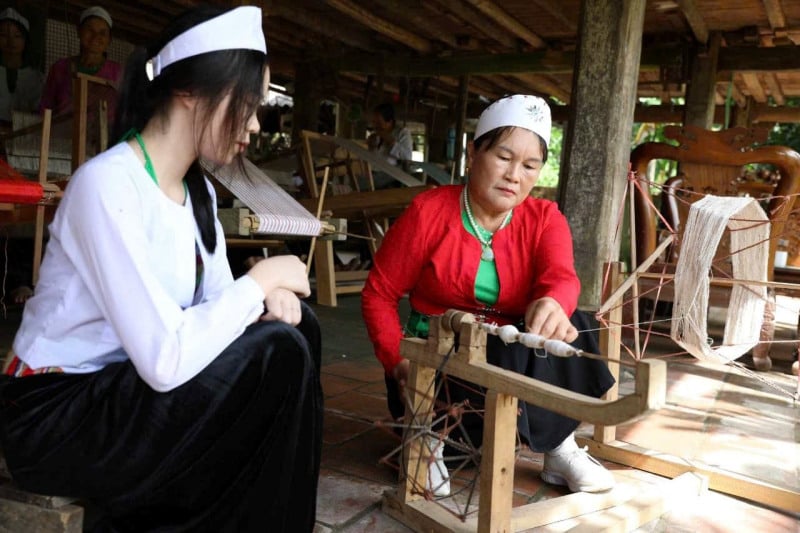 trang phục dân tộc mường