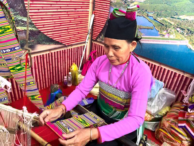 trang phục dân tộc mường