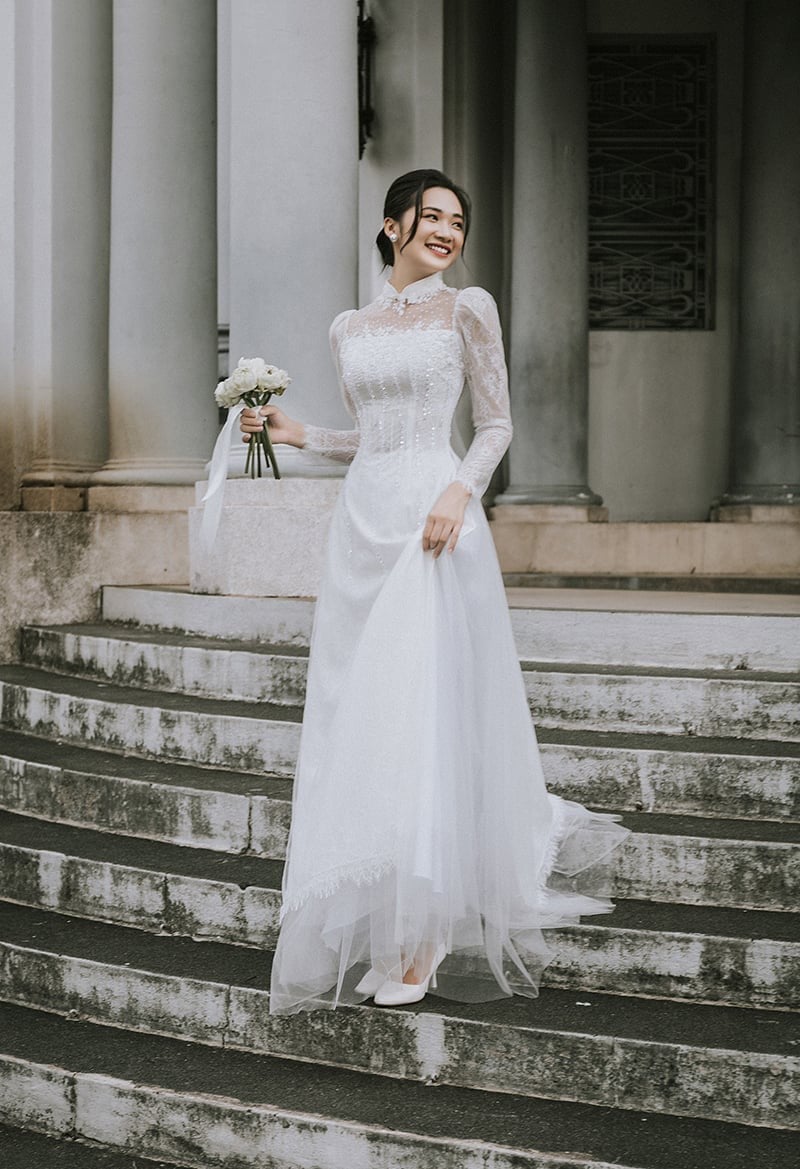 Áo dài cách tân kết hợp tà váy