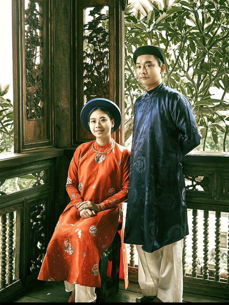 Áo dài gấm