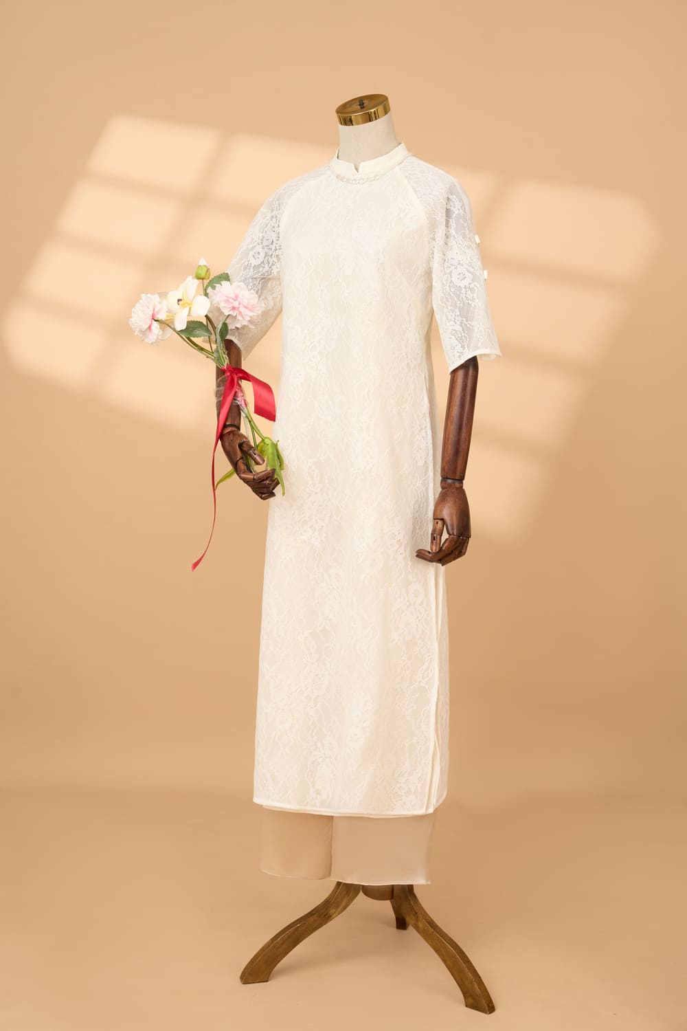 Áo dài ren Trúc Mai