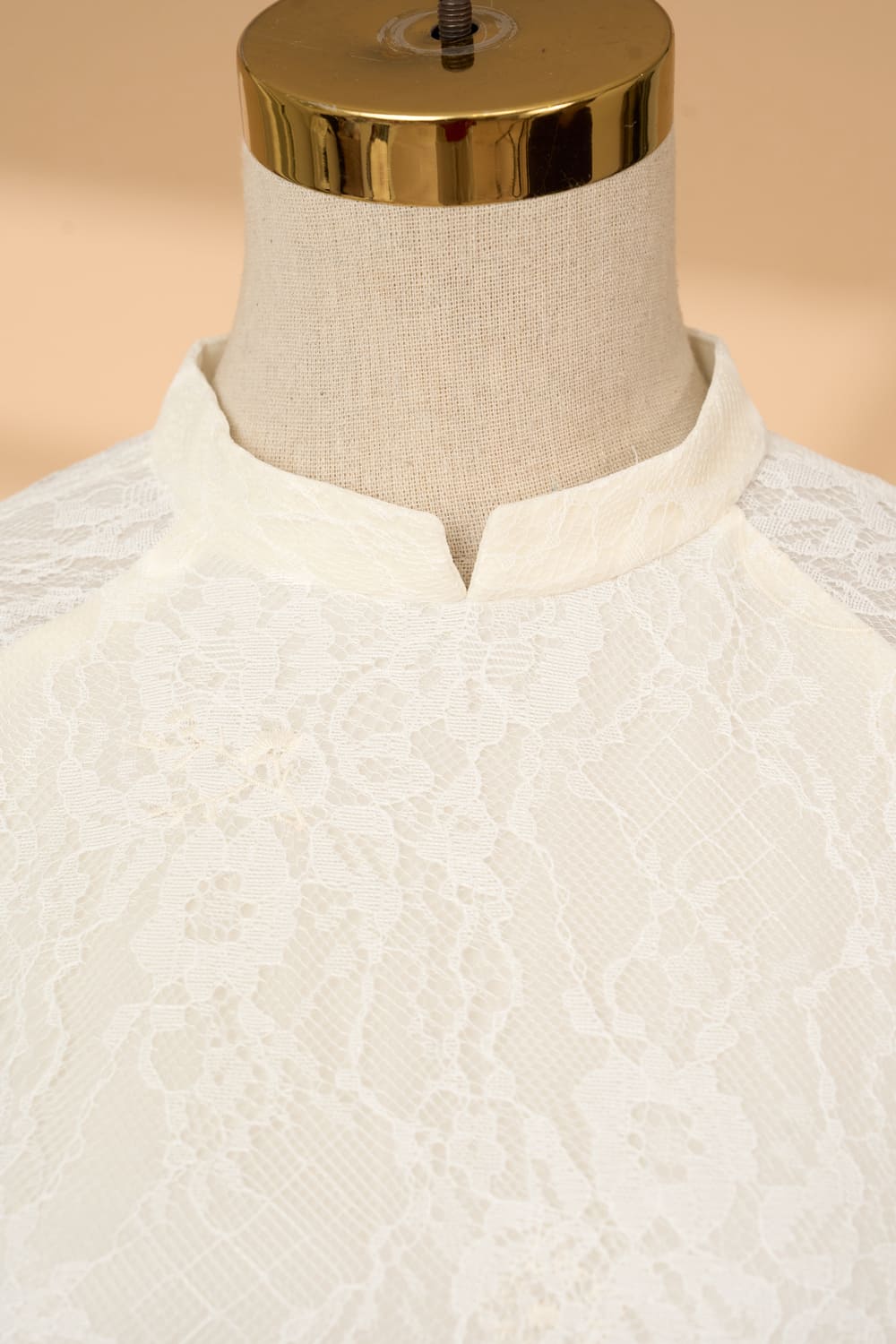 Áo dài ren Trúc Mai